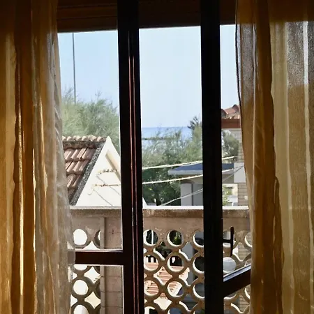 Rm02 - Trilocale Fronte Mare Con Posto Auto A *